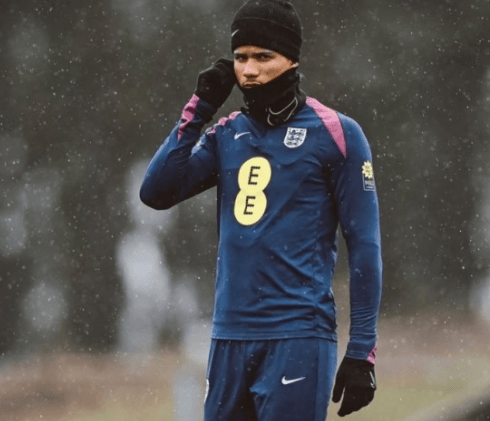 乐动体育官网 -多特蒙德传射建功，阿贾克斯新星横空出世，场边球探频频记笔记的简单介绍